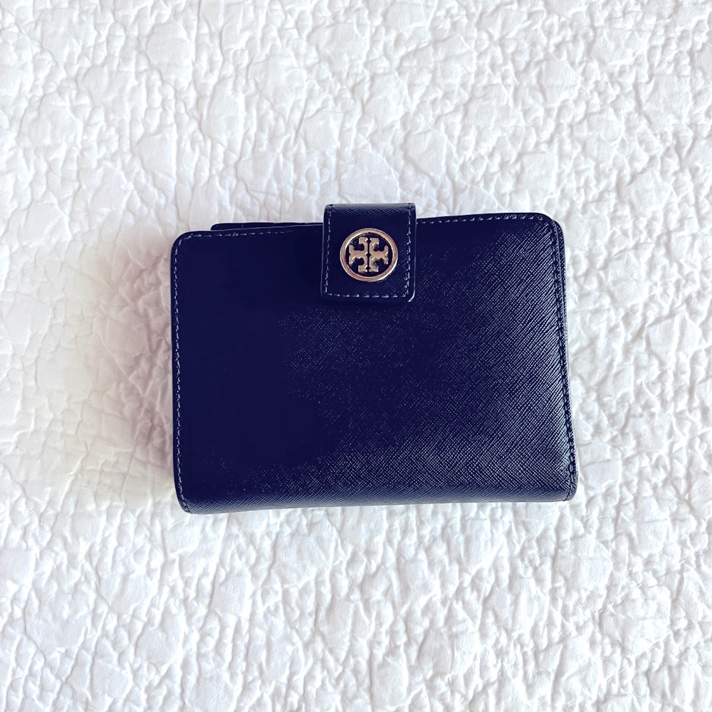 Tory Burch 12 slot wallet